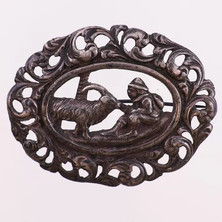 Brosje, lengde 5,5 cm, bredde 41,5 mm, 830S Vekt: 17,9 g Kontakt Lånekontoret for frakt