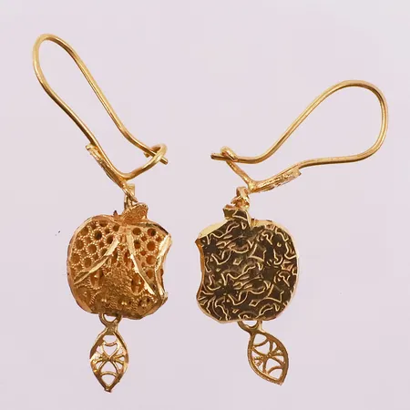 Ett par dobber, lengde 4 cm, bredde 11,6 mm, 21K Vekt: 3,9 g Kontakt Lånekontoret for frakt