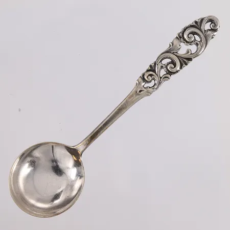 2 isskjeer Telesølv, lengde 13cm, 830S Vekt: 34 g Kontakt Lånekontoret for frakt