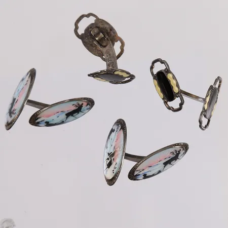 Skrotsølv med noe stener og emalje, 925S, bruttovekt 19g Vekt: 0 g Kontakt Lånekontoret for frakt