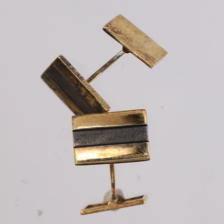 Ett par mansjettknapper, forgylte, 18x14mm, 925S Vekt: 9,5 g Kontakt Lånekontoret for frakt