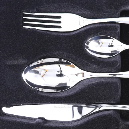 Bestikksett i 48 deler, Hardangerbestikk Lykke, designet av Odd Leikvoll, polert finish, fremstår som nytt Kontakt Lånekontoret for frakt