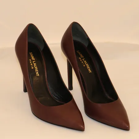 Ett par damesko, Saint Laurent Paris, størrelse 38, merket "SM315534", noe slitasje, uten kvittering/papirer, med eske Kontakt Lånekontoret for frakt