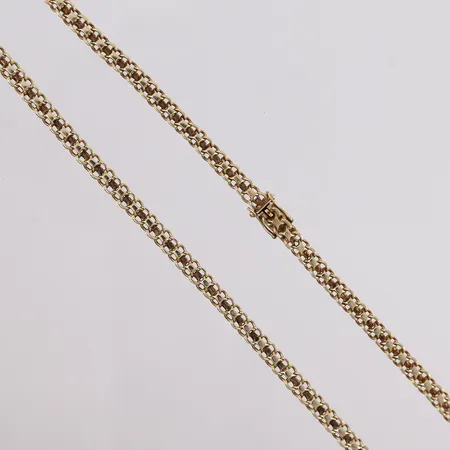 Kjede X-lenke uten stav, lengde 48cm, bredde 4,2- 4,8mm, noe vridd mønster, 14K Vekt: 23,6 g Kontakt Lånekontoret for frakt