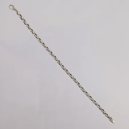 Armbånd, lengde 19,5cm, bredde 1,5- 4,5mm, hvitt gull, noe slitasje på lås, 9K Vekt: 4,3 g Kontakt Lånekontoret for frakt