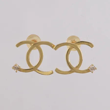 Ett par øredobber med diamanter (2 x ca. 0,04ct), 15x13mm, ikke ekte merkevare, stoppere mangler, 18K, bruttovekt 1g Vekt: 0 g Kontakt Lånekontoret for frakt