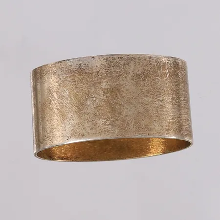 Serviettholder, oval, bredde 22,8mm, ustemplet, 925S Vekt: 24 g Kontakt Lånekontoret for frakt