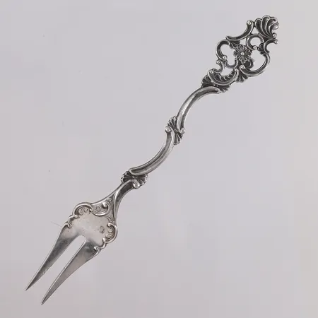 Smørgaffel Oldemor, lengde 12,1cm, 830S Vekt: 10,2 g Kontakt Lånekontoret for frakt