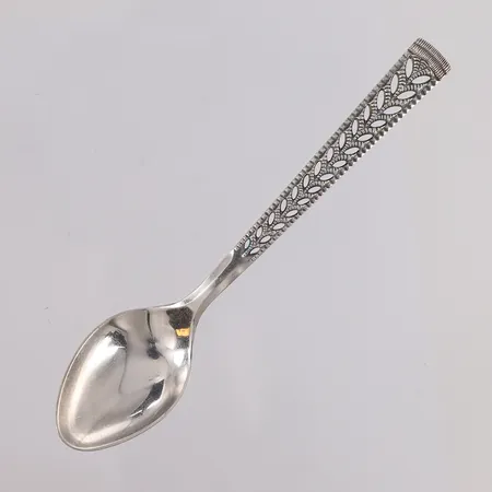 Én teskje Juvel, lengde 11,2cm, 830S Vekt: 9,8 g Kontakt Lånekontoret for frakt