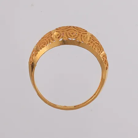 Ring, ø17,2mm, bredde 1,5- 7,3mm, 21K Vekt: 1,5 g Kontakt Lånekontoret for frakt