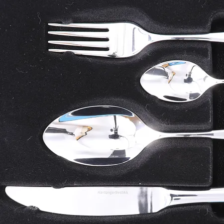 Bestikksett i 48 deler, Hardangerbestikk Fjord, designet av Odd Leikvoll, polert finish, fremstår som nytt Kontakt Lånekontoret for frakt