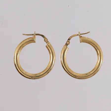 Ett par øreringer, ø21mm, bredde 2,9mm, 18K Vekt: 2 g Kontakt Lånekontoret for frakt