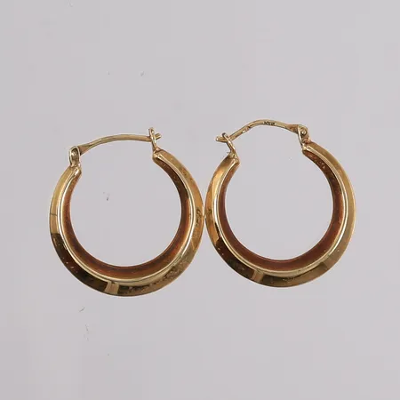 Ett par øreringer, ø22mm, bredde 2,4- 4,3mm, 14K Vekt: 2,5 g Kontakt Lånekontoret for frakt