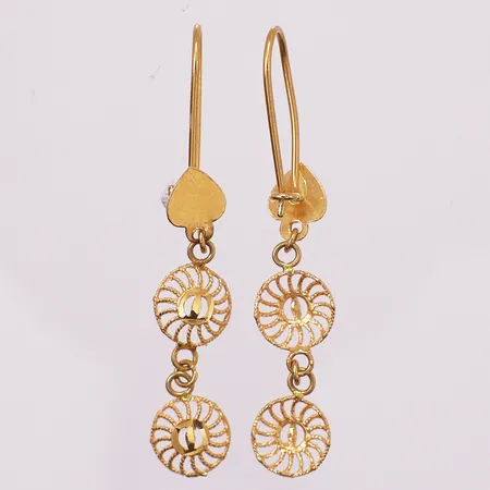 Ett par øredobber, lengde 42,8 mm, bredde 7,4 mm, 21K Vekt: 1,8 g Kontakt Lånekontoret for frakt