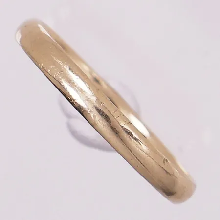 Ring, Ø 20,2 mm, bredde 2,8 mm, gravert, 14K Vekt: 2,5 g Kontakt Lånekontoret for frakt