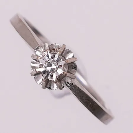 Ring med diamant, 1 x ca 0,02 ct, Ø 17,2 mm, bredde 1,7 - 5,9 mm, 14K Vekt: 1,9 g Kontakt Lånekontoret for frakt