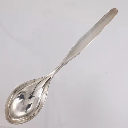 Serveringsskje, modell Aase, lengde ca 22,5cm, 830S.  Vekt: 66,2 g Kontakt Lånekontoret for frakt