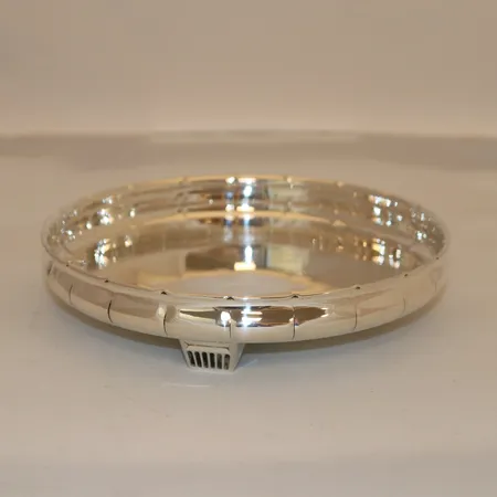 Skål, ø18cm, høyde ca 4cm, David Andersen, personlig gravering på bunnen, 830/1000 sølv. Vekt: 217 g Kontakt Lånekontoret for frakt