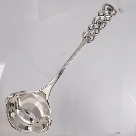 Øse, 31cm, David Andersen, 830/1000 sølv.  Vekt: 213,5 g Kontakt Lånekontoret for frakt