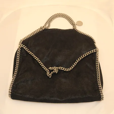 Veske, Stella McCartney Falabella Tote Bag, W9132/234387, rosa logomønstret stoff innvendigt, ett innerrom med glidelås, uten tilbehør.  Kontakt Lånekontoret for frakt