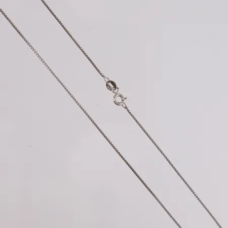Halskjede venezia, lengde ca 43,5cm, bredde ca 1mm, 925/1000 sølv.  Vekt: 1,9 g Kontakt Lånekontoret for frakt