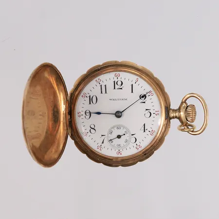 Lommeur Waltham, ø35mm, serienr. 159641, defekt/urverket går ikke, gravert, 14K, bruttovekt 34,1g Kontakt Lånekontoret for frakt