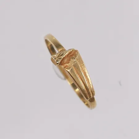 Ring, ø17,25mm, 14K gull.  Vekt: 1,1 g Kontakt Lånekontoret for frakt