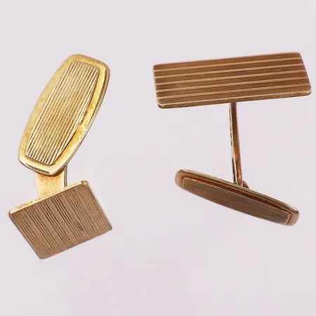 Ett par mansjettknapper, lengde 19,8 mm, bredde 20,4 mm, 14K Vekt: 9,1 g Kontakt Lånekontoret for frakt