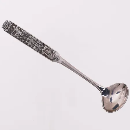 Skje Heilag Olav og hans menn, lengde 17 cm, tinnskaft, metall, Kontakt Lånekontoret for frakt
