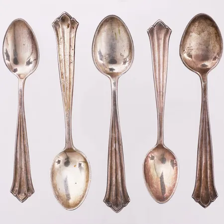 5 teskjeer Prinsesse, lengde 10,9 cm, bredde 3,7 - 21,7 mm, 830S Vekt: 50,2 g Kontakt Lånekontoret for frakt