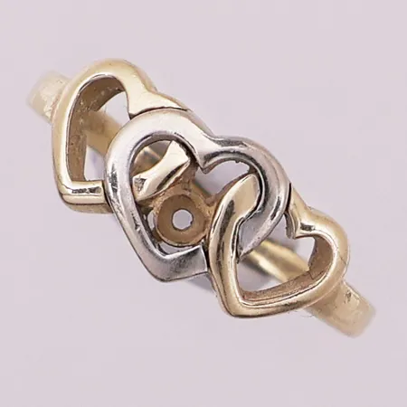 Ring to-farget, Ø 17,1 mm, bredde 1,6 - 7,9 mm, mangler sten, 14K Vekt: 2,9 g Kontakt Lånekontoret for frakt