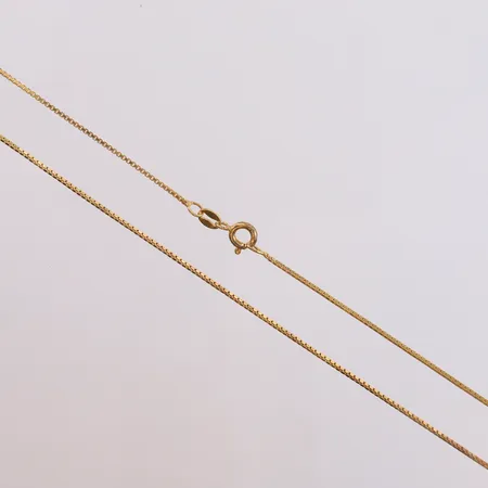 Kjede Veneziansk (forgylt), lengde 42cm, bredde 1mm, 925S Vekt: 2,7 g Kontakt Lånekontoret for frakt