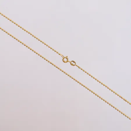 Kjede med kuler, lengde 48cm, bredde 1,5mm, 18K Vekt: 4,6 g Kontakt Lånekontoret for frakt