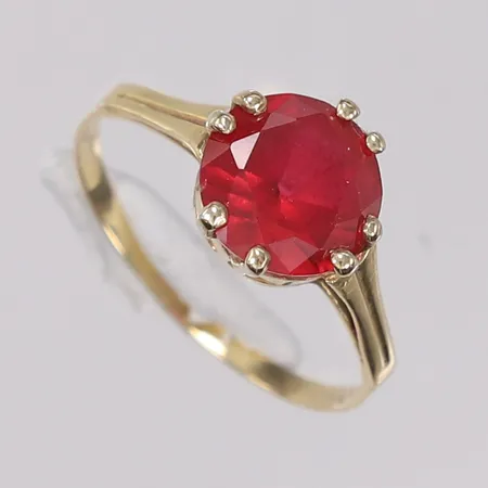 Ring med fiolett safir, ø18,4mm, 14K, bruttovekt 2g Vekt: 0 g Kontakt Lånekontoret for frakt