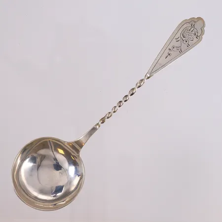 Syltetøyskje, Vridd, lengde 16cm, 13 1/4 (830S) Vekt: 14,5 g Kontakt Lånekontoret for frakt