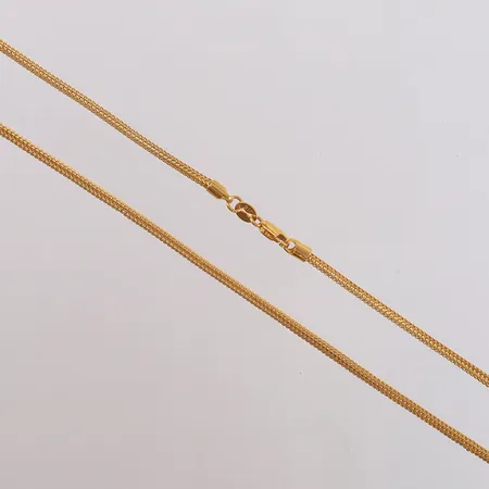 Kjede, lengde 40cm, bredde 2,3mm, noe ujevnt mønster, 21K Vekt: 9,9 g Kontakt Lånekontoret for frakt