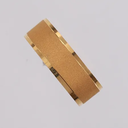 Ring, ø20,8mm, bredde 7,2mm, 21K Vekt: 5,5 g Kontakt Lånekontoret for frakt