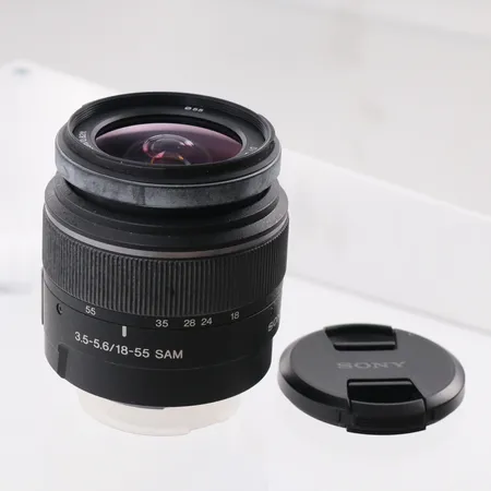 Autofokusobjektiv Sony N50 SAL1855 DT 3.5-5.6/18-55 SAM ø55mm, snr. 0071036, laget for digitale speilreflekskameraer med A-mount fra Sony, med deksler, ikke funksjonstestet, ingen bag/veske Kontakt Lånekontoret for frakt