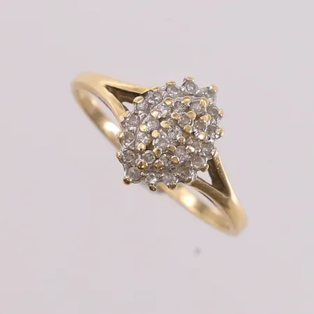 Ring med diamanter (29 x ca. 0,01ct), to-farget, ø17,9mm, bredde 1,3- 11,4mm, 14K, bruttovekt 2,5g Vekt: 0 g Kontakt Lånekontoret for frakt