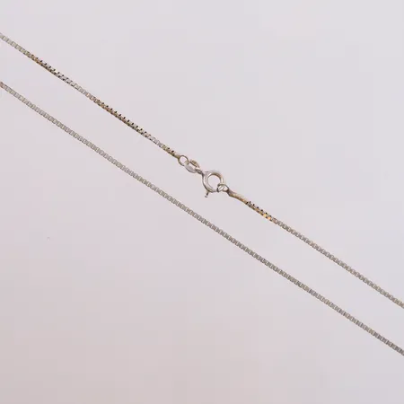 Kjede Veneziansk, lengde 50cm, bredde 1,2mm, 925S Vekt: 4,2 g Kontakt Lånekontoret for frakt