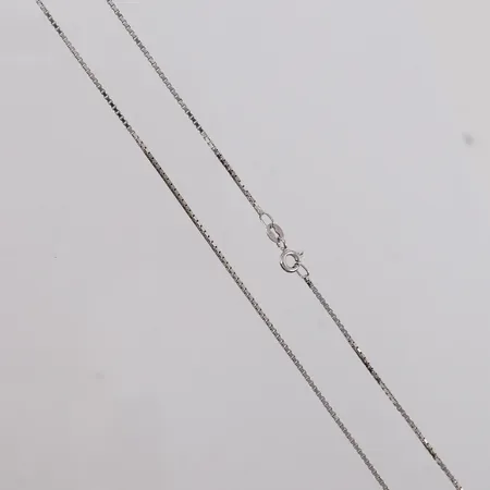 Kjede Veneziansk, lengde 40cm, bredde 1mm, hvitt gull, 14K Vekt: 3 g Kontakt Lånekontoret for frakt