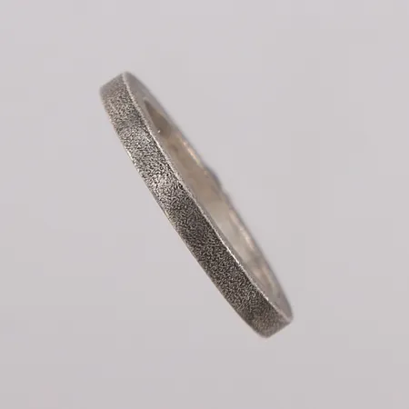 Ring, ø19,2mm, bredde 2,8mm, 925S Vekt: 5,9 g Kontakt Lånekontoret for frakt