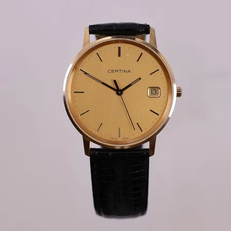 Herreur Certina, Ø33 mm, refnummer EOL 158.9289.65, safir krystall, vanntett 30 meter, quartz, dato, lærreim, gull i boett, trenger bytte av batteri, gravert, gaveeske,14K Kontakt Lånekontoret for frakt