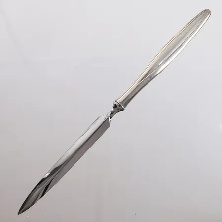Brevåpner, lengde 24,3cm, bredde 5,4- 14,8mm, 830S, bruttovekt 68,4g Vekt: 0 g Kontakt Lånekontoret for frakt