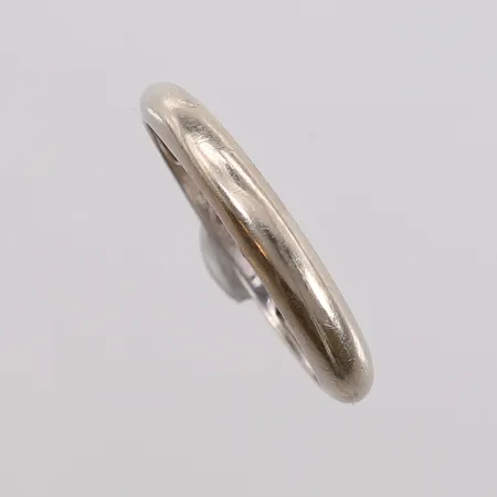 Ring, ø18mm, bredde 1,9- 3,5mm, hvitt gull, 14K Vekt: 1,4 g Kontakt Lånekontoret for frakt