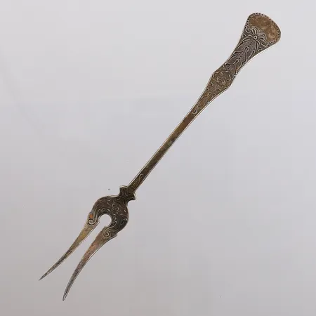 Gaffel, Flat rose, lengde 17cm, 830S Vekt: 24,1 g Kontakt Lånekontoret for frakt