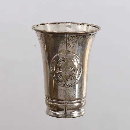 Pokal, D-A, merket "5888 M" og "Major Arne Laudal", høyde 5,3cm, øvre diameter 4,3cm, 830S Vekt: 18,2 g Kontakt Lånekontoret for frakt