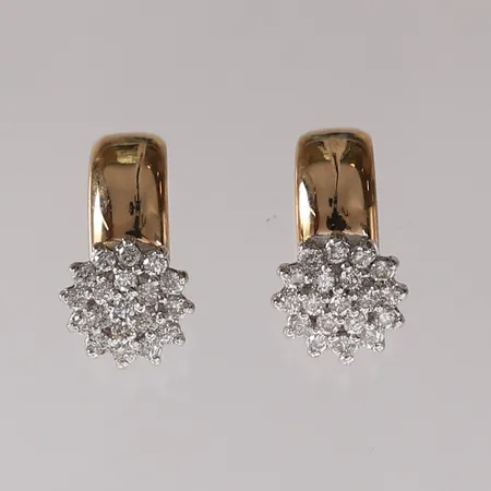 Ett par øredobber med diamanter (38 x ca. 0,02ct), 18x9mm, 14K, bruttovekt 5,8g Vekt: 0 g Kontakt Lånekontoret for frakt