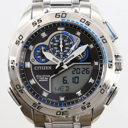 Citizen EcoDrive, ref. U700-S097967, snr. 531020769, quartz, stål, ø48mm, med boks, uten papirer og tilbehør. Lades av lys fra solen og fra lamper. Kontakt Lånekontoret for frakt