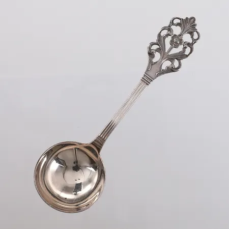 Syltetøyskje, Viking Rose, lengde 14,1cm, 830S Vekt: 25,6 g Kontakt Lånekontoret for frakt